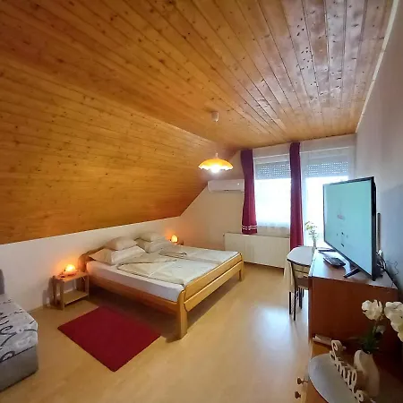 Fancsika Vendeghaz 3* Debrecen