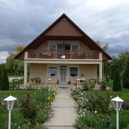 Fancsika Vendeghaz Gæstehus 3*